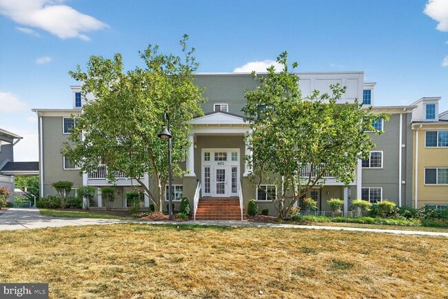 property at 4071 S Four Mile Run Dr
