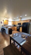 2127 S Leadville Ave, Unit #3 Downstairs Bedroom in Boise, ID - Building Photo - Building Photo