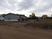 405 1st Ave & Vine St in Arnegard, ND - Foto de edificio - Building Photo