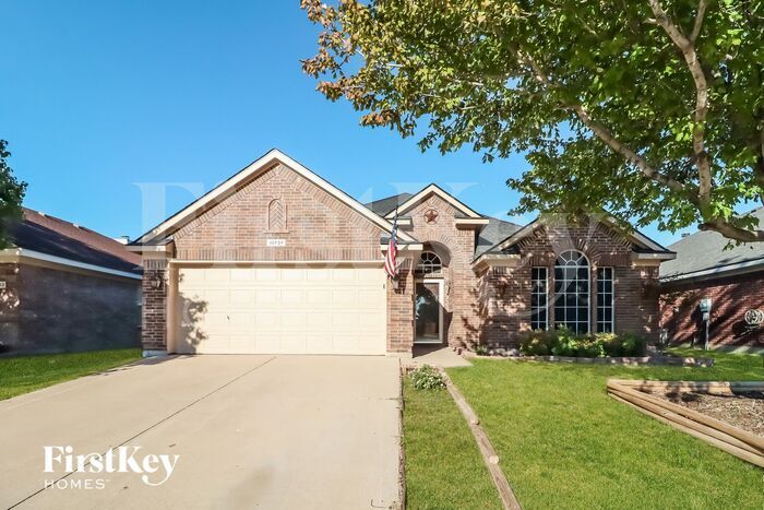 10737 Emerald Park Ln in Haslet, TX - Building Photo