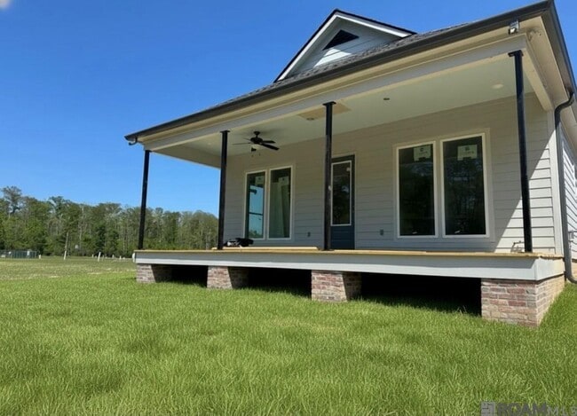 12811 St Croix Ct in Maurepas, LA - Foto de edificio - Building Photo