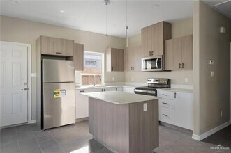 3309 Frio Ave, Unit 3 in McAllen, TX - Building Photo - Building Photo