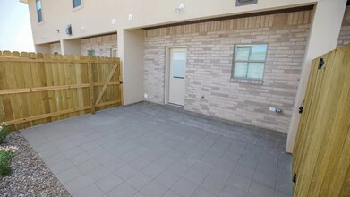 2701 S "J" St in McAllen, TX - Building Photo - Building Photo
