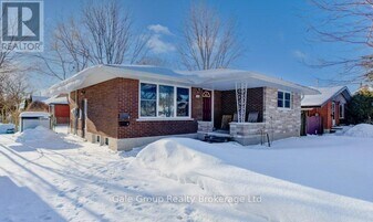 131 Kinzie Ave in Kitchener, ON - Building Photo