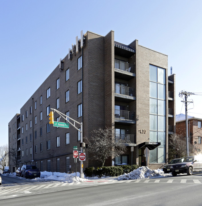 Regal Arms Condominiums in North Bergen, NJ - Building Photo