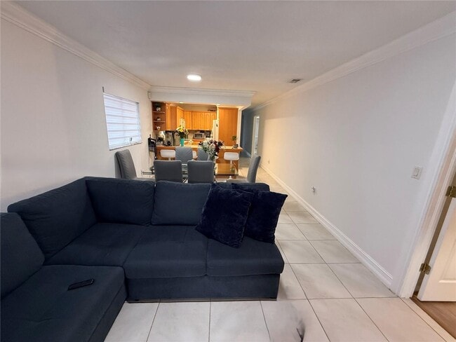 6598 W 22nd Ct in Hialeah, FL - Building Photo - Building Photo