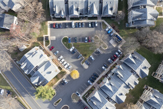 Oxford House Condo in Fairfax, VA - Building Photo - Building Photo