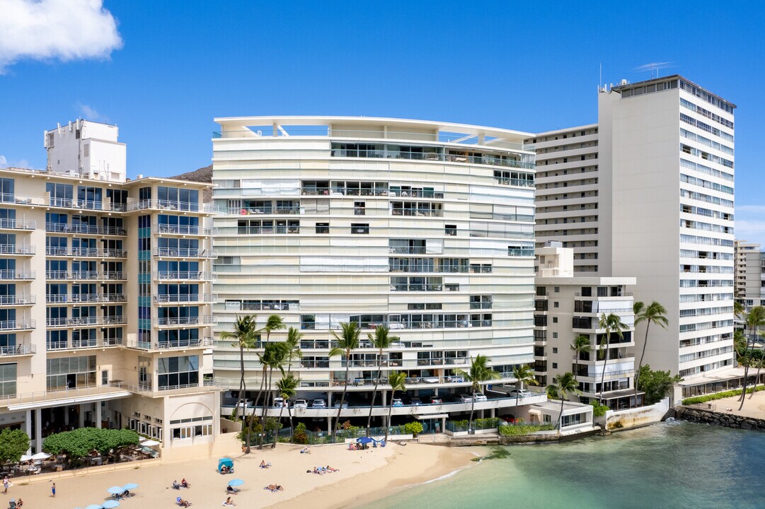 Sans Souci in Honolulu, HI - Foto de edificio