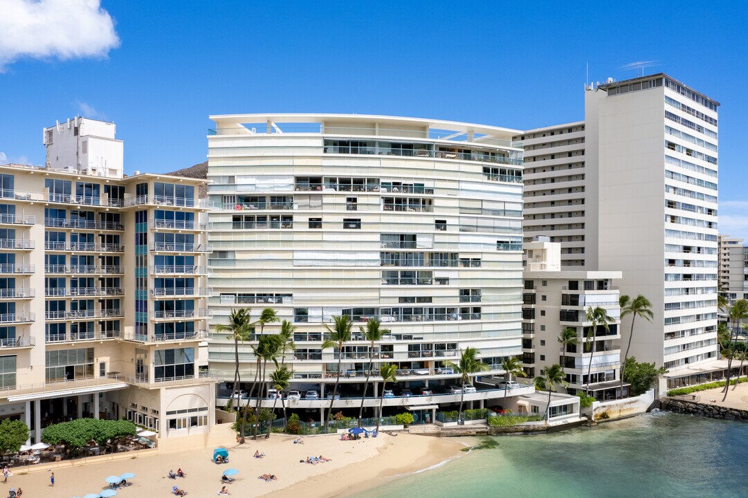 Sans Souci in Honolulu, HI - Building Photo