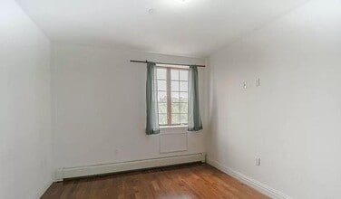 25-25 Newtown Ave in Queens, NY - Building Photo - Building Photo