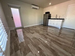 14470 SW 163rd St in Miami, FL - Building Photo - Building Photo
