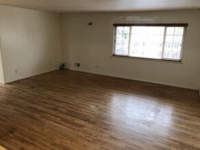 537 Trouville Ave in Grover Beach, CA - Building Photo - Building Photo