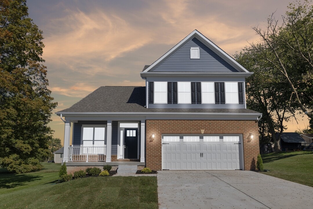 148 W Baltimore St in Taneytown, MD - Building Photo