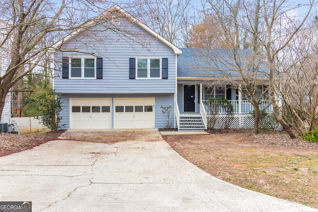 760 Simmons Mine Cir in Sugar Hill, GA - Building Photo