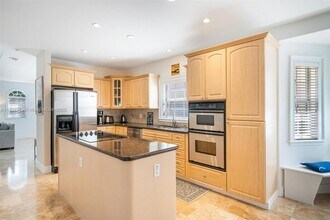 3223 Virginia St in Miami, FL - Building Photo - Building Photo