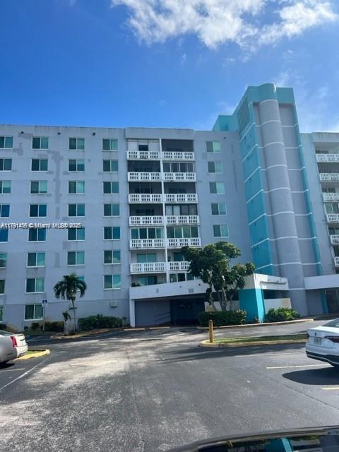 919 Hillcrest Dr in Hollywood, FL - Foto de edificio