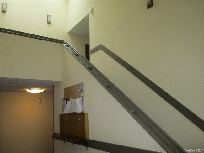 2 Brevoort Dr in Pomona, NY - Building Photo - Building Photo