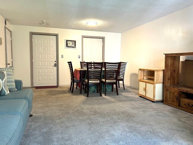 15 Thompson Dr in Randolph, MA - Building Photo - Building Photo