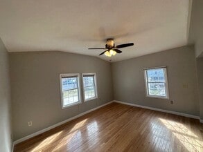 10 May St in Webster, MA - Building Photo - Building Photo