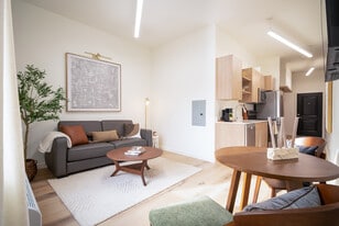 Urban Loft Co Fayetteville in Fayetteville, AR - Building Photo