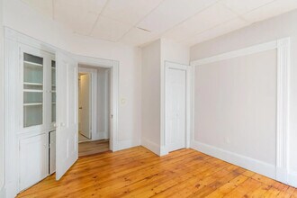 34 Falcon St, Unit 1 in Boston, MA - Building Photo - Building Photo