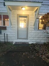 2460 US Route 5 N in Windsor, VT - Foto de edificio - Building Photo