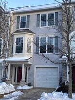 5702 Goldfinch Ct in Ellicott City, MD - Building Photo