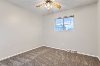 3942 S Yosemite St in Denver, CO - Building Photo - Building Photo