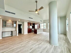 1208 E Kennedy Blvd in Tampa, FL - Building Photo - Building Photo