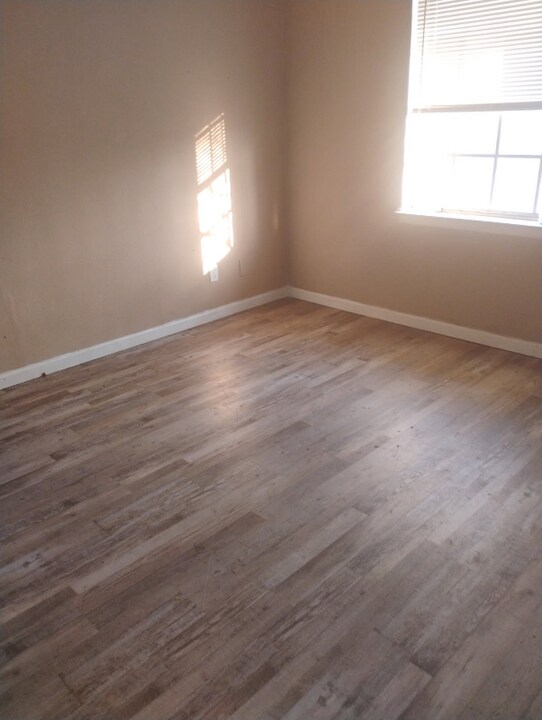 3215 Clarksville St in Paris, TX - Building Photo