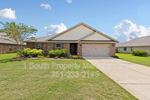 724 Amador Avenue in Fairhope, AL - Building Photo