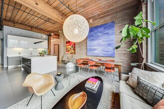 1327 W Washington Blvd in Chicago, IL - Building Photo - Building Photo