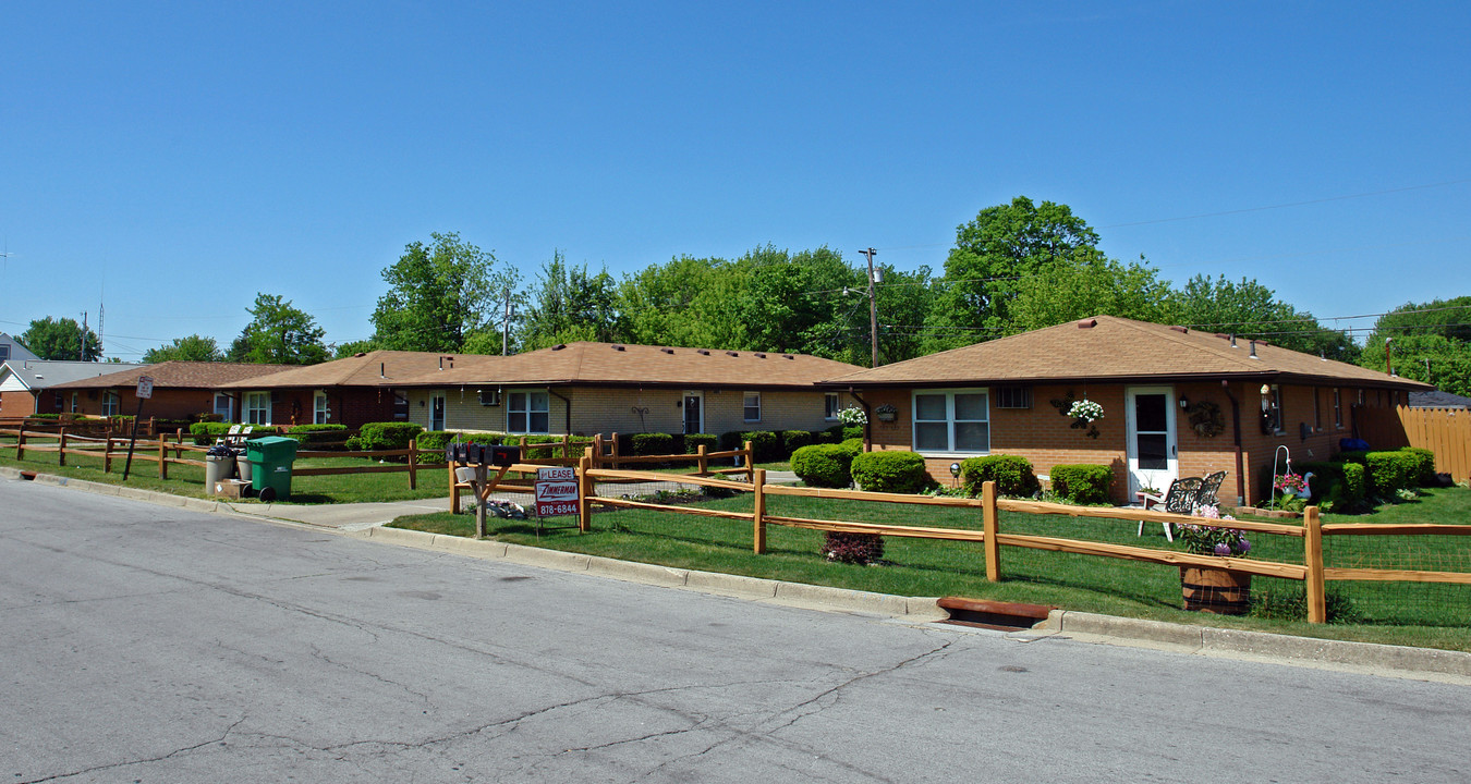 1801-1819 North Blvd in Fairborn, OH - Building Photo