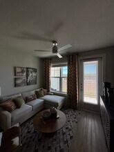 425 El Rio St in San Marcos, TX - Building Photo - Building Photo