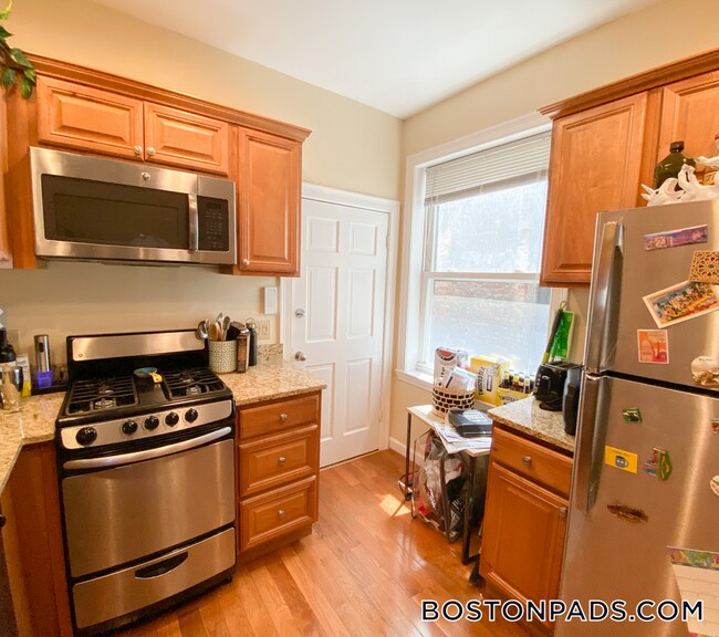 152 Salem St, Unit 4