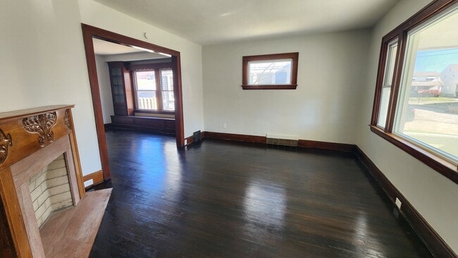 10401 Homeworth Ave in Garfield Heights, OH - Building Photo - Building Photo