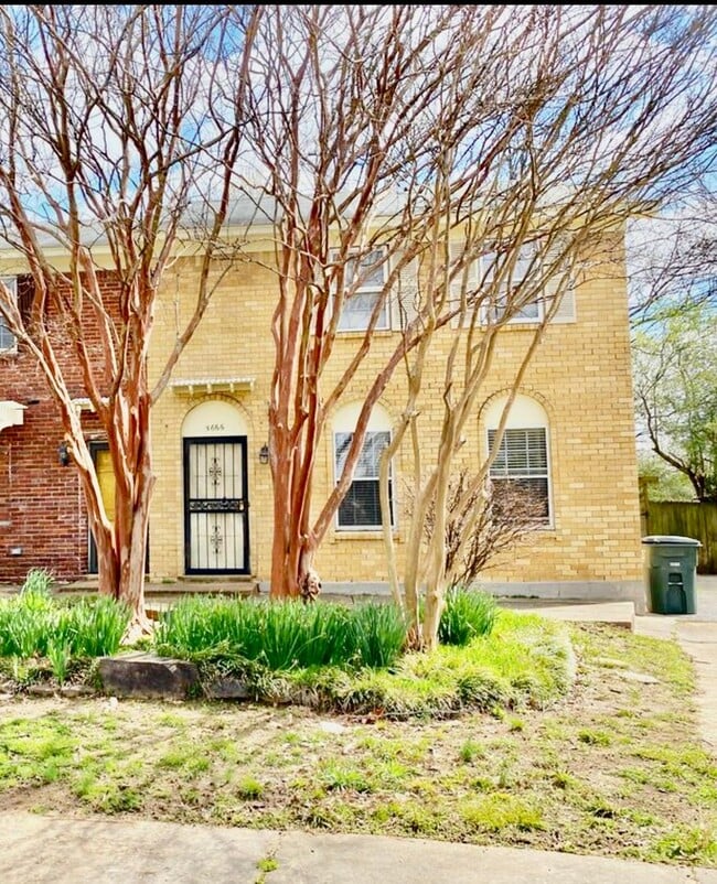 property at 5666 Hinton Pl