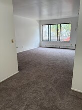 695 Capital Ave NE in Battle Creek, MI - Building Photo - Building Photo