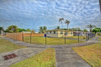 3531 SW 36th St in West Park, FL - Building Photo - Building Photo