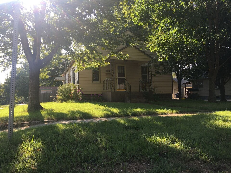 623 Old Main St in Newton, KS - Building Photo