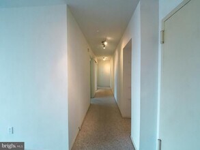 6100 Westchester Park Dr in College Park, MD - Building Photo - Building Photo