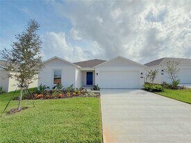 2358 McKinley Dr in Lake Wales, FL - Building Photo