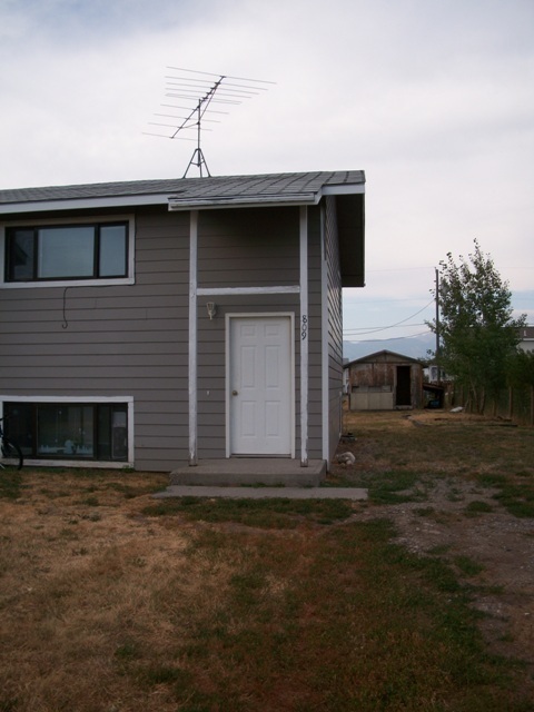 809 Silverbow Ave in Belgrade, MT - Building Photo