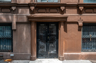 241 E 116th St in New York, NY - Building Photo - Building Photo