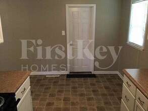 8111 N Jefferson St in Kansas City, MO - Building Photo - Building Photo