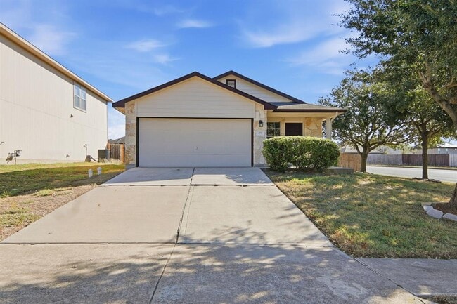 177 Pebble Creek Ln in Buda, TX - Building Photo - Building Photo