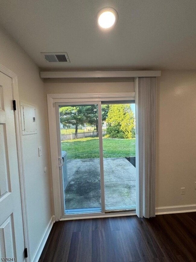 13 Creek Rd in Brick, NJ - Building Photo - Building Photo