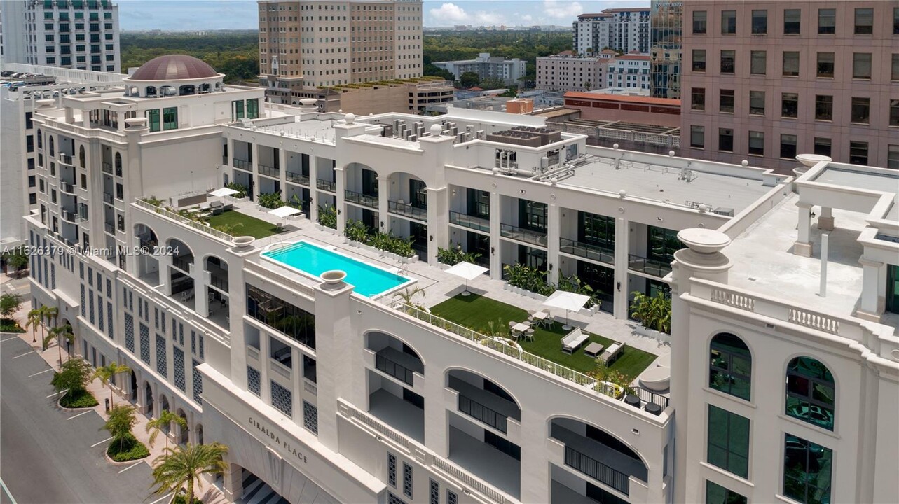 275 Giralda Ave in Coral Gables, FL - Building Photo