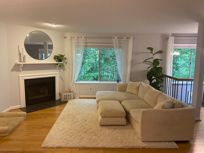 1286 Clifden Grn, Unit 1286 in Charlottesville, VA - Foto de edificio - Building Photo