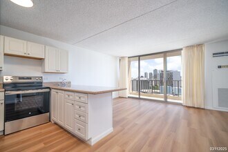 411 Hobron Ln in Honolulu, HI - Building Photo - Building Photo